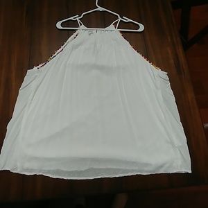 Maurices white top w/ multicolored top trim